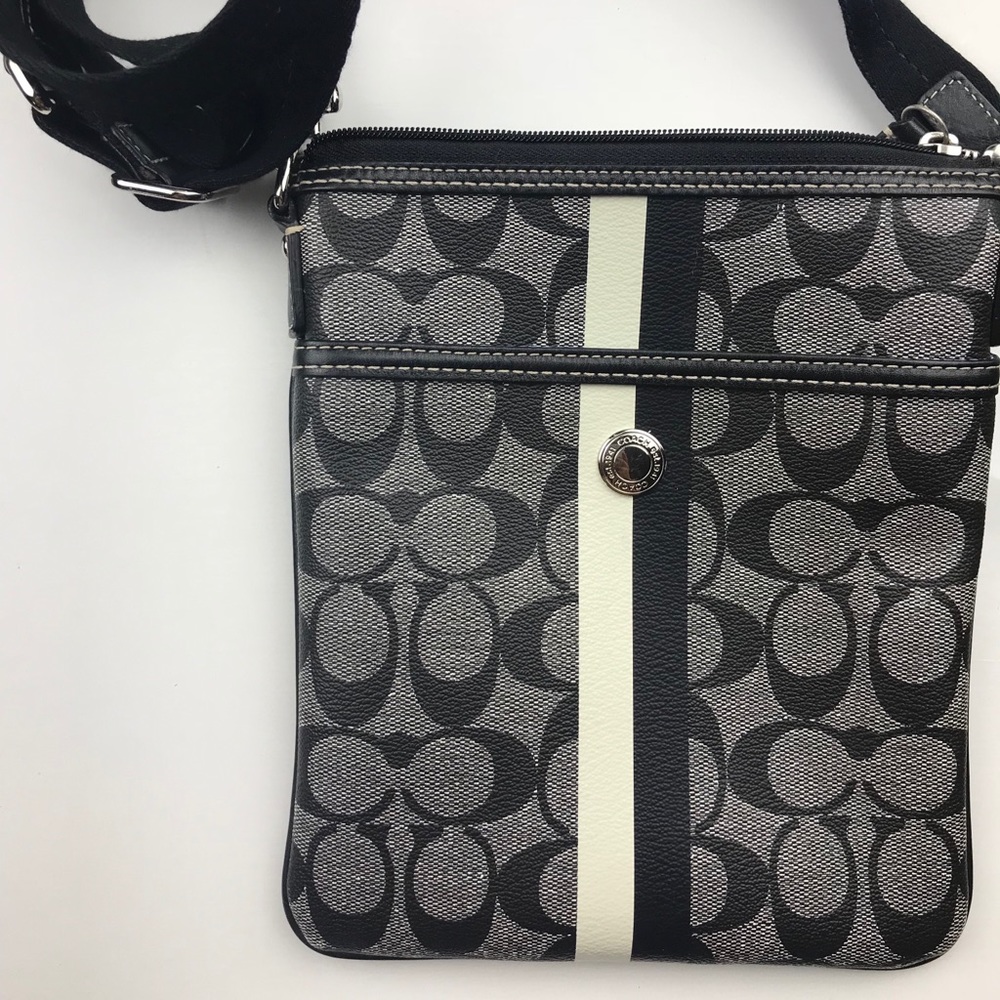 Signature Coach Crossover